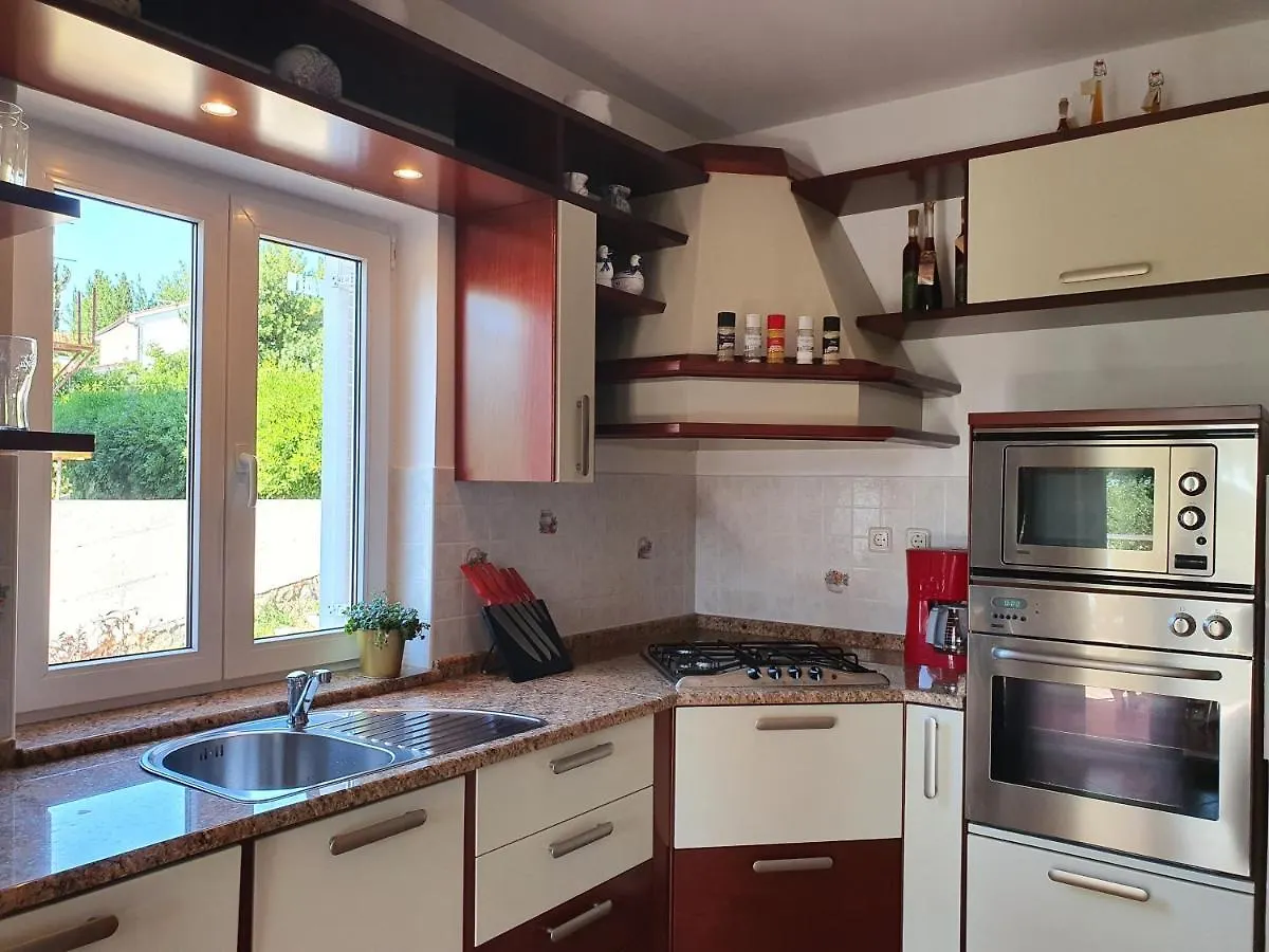 Villa Red Rose Njivice Apartment
